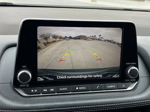 Used 2023 Nissan Rogue S image 20