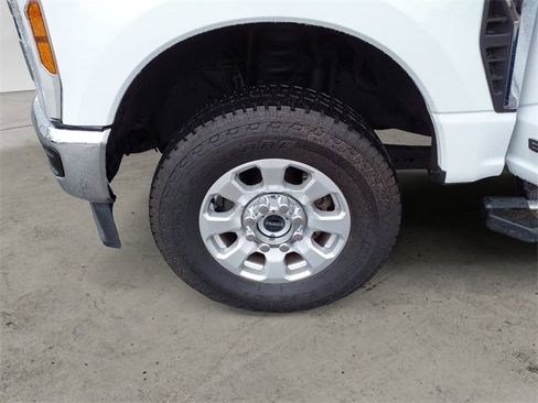 Certified 2024 Ford F350 XLT w/ 360-Degree Camera Package image 13