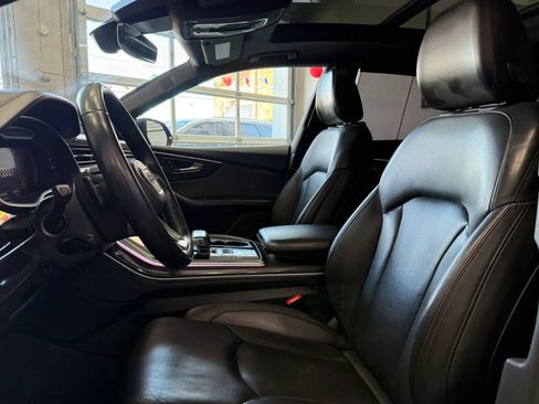 Used 2019 Audi Q8 Prestige AWD/4WD image 7