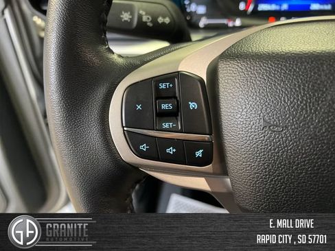 Used 2024 Ford Explorer XLT AWD/4WD image 32
