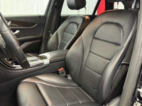 Used 2020 Mercedes-Benz GLC 300 4MATIC image 12
