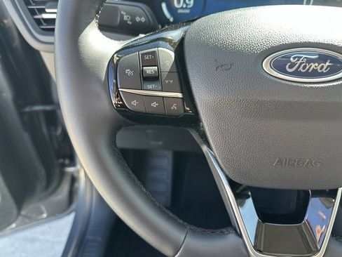 Used 2025 Ford Escape Platinum image 4