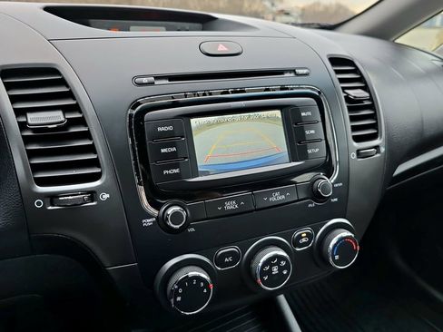 Used 2017 Kia Forte LX w/ LX Popular Package image 16