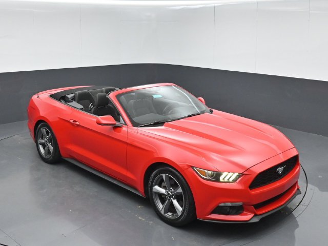 Used 2017 Ford Mustang Convertible w/ Equipment Group 051A RWD image 32