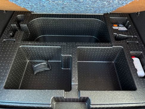 Certified 2025 Nissan Kicks SV image 33