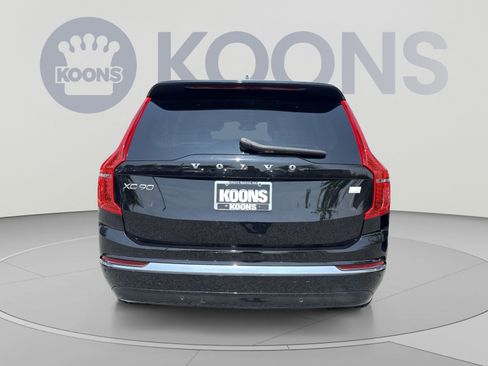 Certified 2024 Volvo XC90 T8 Plus AWD/4WD image 5