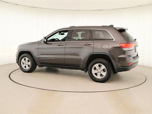 Used 2017 Jeep Grand Cherokee Laredo w/ Quick Order Package 23E image 3