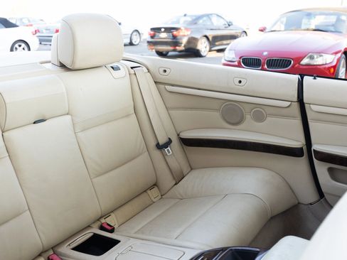 Used 2009 BMW 328i Convertible image 33