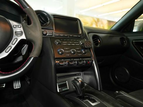 Used 2016 Nissan GT-R Premium AWD/4WD image 52