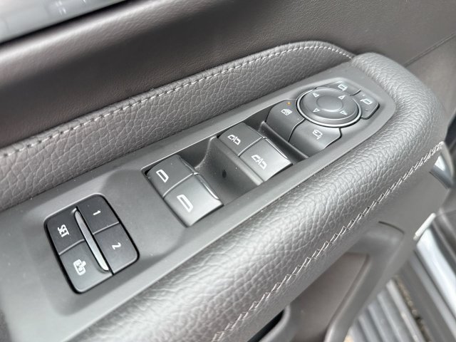Used 2022 GMC Yukon Denali AWD/4WD image 13