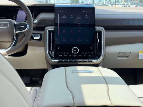 New 2026 GMC Yukon Denali w/ Sun & Power Step Package AWD/4WD image 13