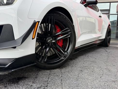 Used 2019 Chevrolet Camaro ZL1 RWD image 2