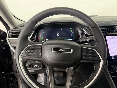 Used 2022 Jeep Grand Cherokee Limited 4xe w/ Luxury Tech Group II image 24