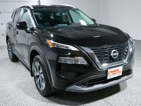 Used 2023 Nissan Rogue SV w/ SV Premium B Package FWD image 5