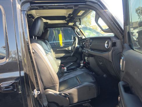 Used 2023 Jeep Wrangler Unlimited Sahara AWD/4WD image 6