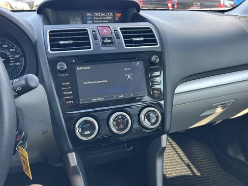 Used 2017 Subaru Forester 2.5i Premium AWD/4WD image 5