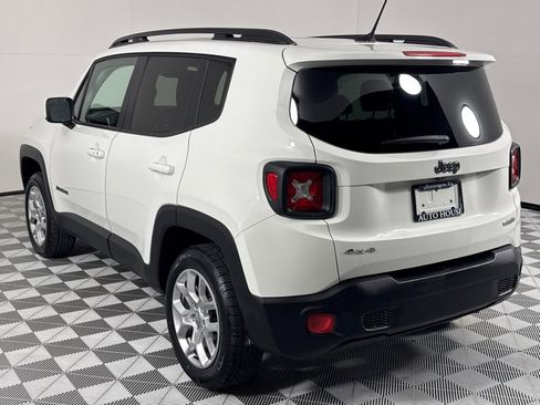 Used 2017 Jeep Renegade Latitude w/ Cold Weather Group image 7