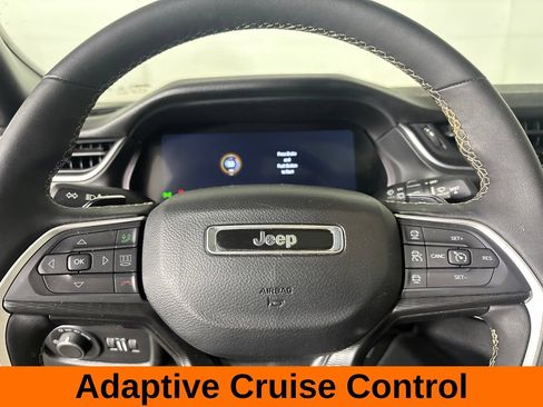 Used 2024 Jeep Grand Cherokee L Altitude AWD/4WD image 16