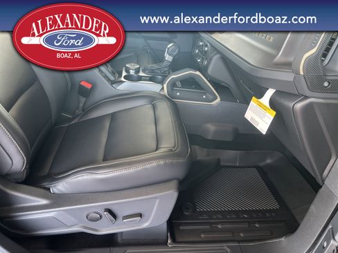 New 2026 Ford Bronco Badlands image 13