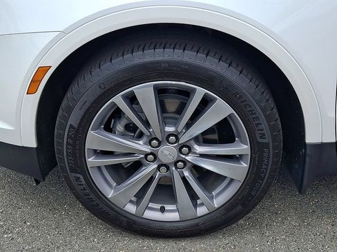 Used 2025 Cadillac XT5 Premium Luxury w/ LPO, Floor Liner Package AWD/4WD image 8