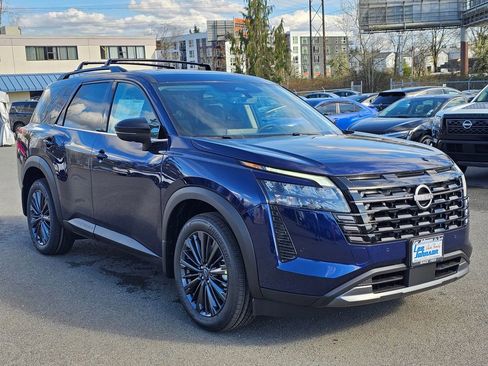 New 2026 Nissan Pathfinder SL w/ SL Premium Package (P04) image 3