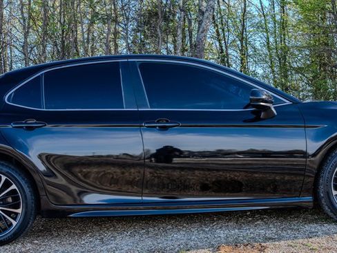 Used 2020 Toyota Camry SE image 6