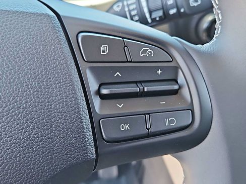 Used 2026 Hyundai Venue SEL FWD image 23