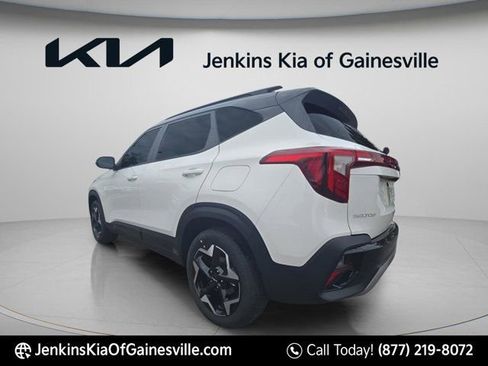 New 2026 Kia Seltos S FWD image 9