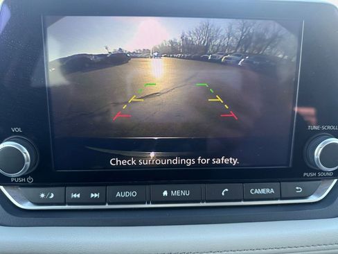 Used 2024 Nissan Rogue SV image 13