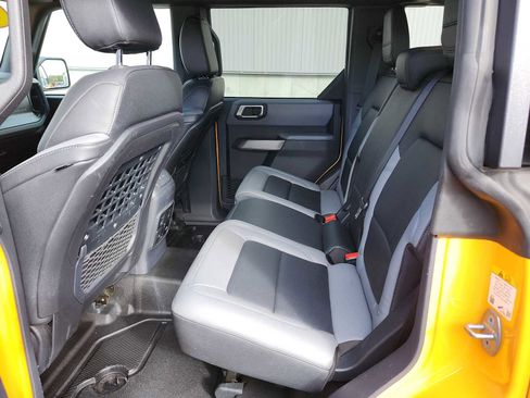 Used 2022 Ford Bronco Black Diamond image 12