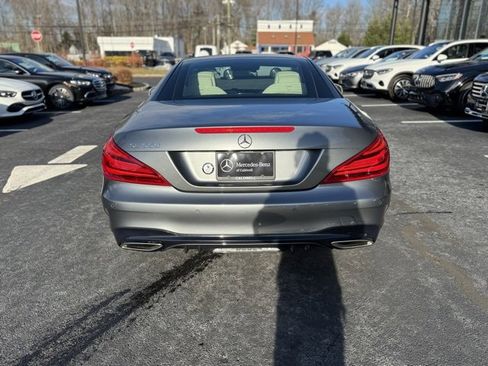 Used 2017 Mercedes-Benz SL 550 image 4