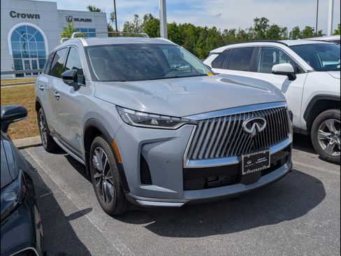 Used 2026 INFINITI QX60 Luxe w/ Family Package AWD/4WD image 2