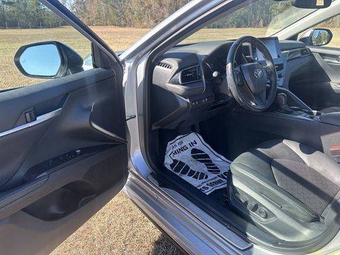 Used 2024 Toyota Camry XSE image 10