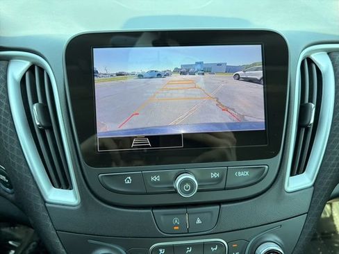 Used 2023 Chevrolet Malibu LT FWD image 24