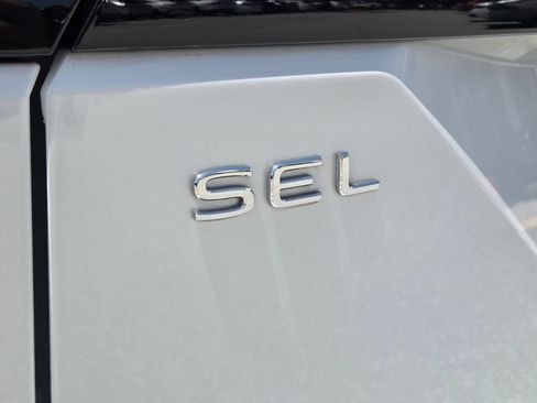Used 2024 Volkswagen Atlas Peak Edition SEL AWD/4WD image 15