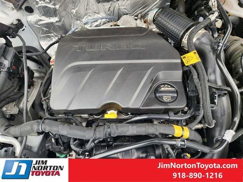 Used 2025 Chevrolet Trax LT w/ Driver Confidence Package FWD image 32