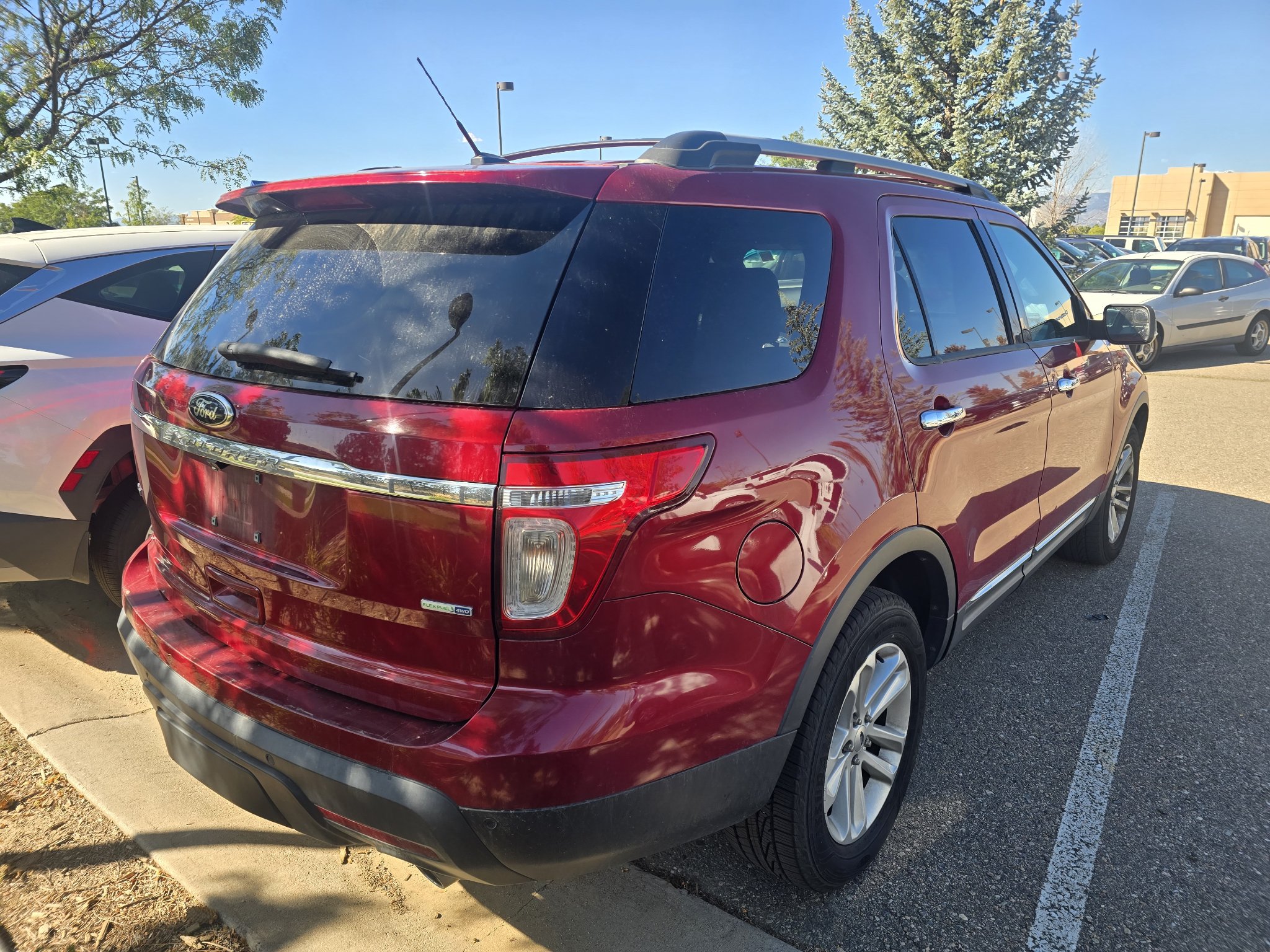 Used 2013 Ford Explorer XLT AWD/4WD image 15