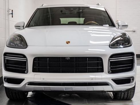Used 2021 Porsche Cayenne Turbo image 12
