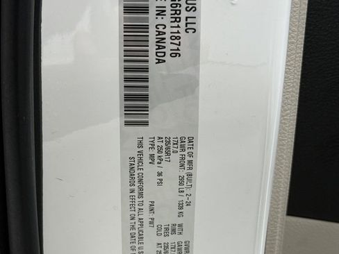 Used 2024 Chrysler Voyager LX image 28