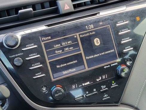 Used 2019 Toyota Camry XSE image 15