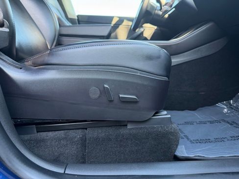Used 2021 Tesla Model Y Long Range AWD/4WD image 32