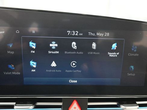 Used 2023 Hyundai Elantra Limited FWD image 14
