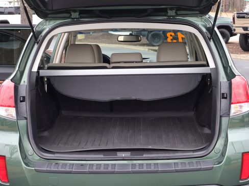 Used 2013 Subaru Outback 2.5i Limited image 32