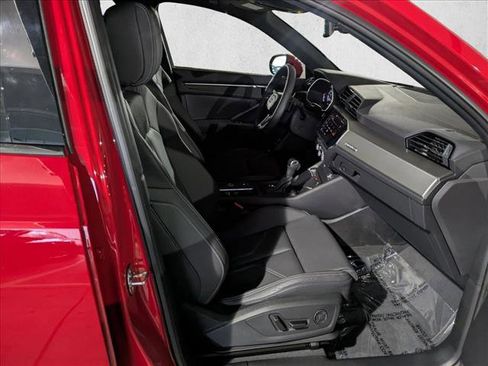 Certified 2025 Audi Q3 2.0T Premium image 22