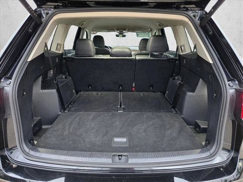 Used 2025 Volkswagen Atlas SE image 6