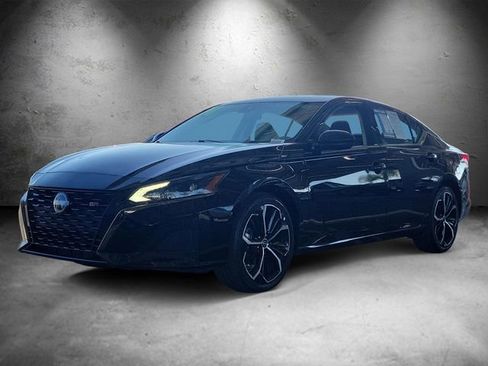 Used 2024 Nissan Altima 2.5 SR FWD image 5