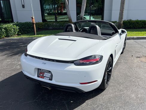 Used 2017 Porsche 718 Boxster image 22