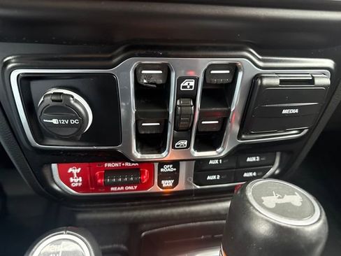 Used 2021 Jeep Wrangler Unlimited Rubicon image 33