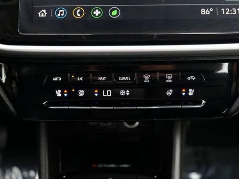 Used 2022 Chevrolet Bolt EUV Premier image 37