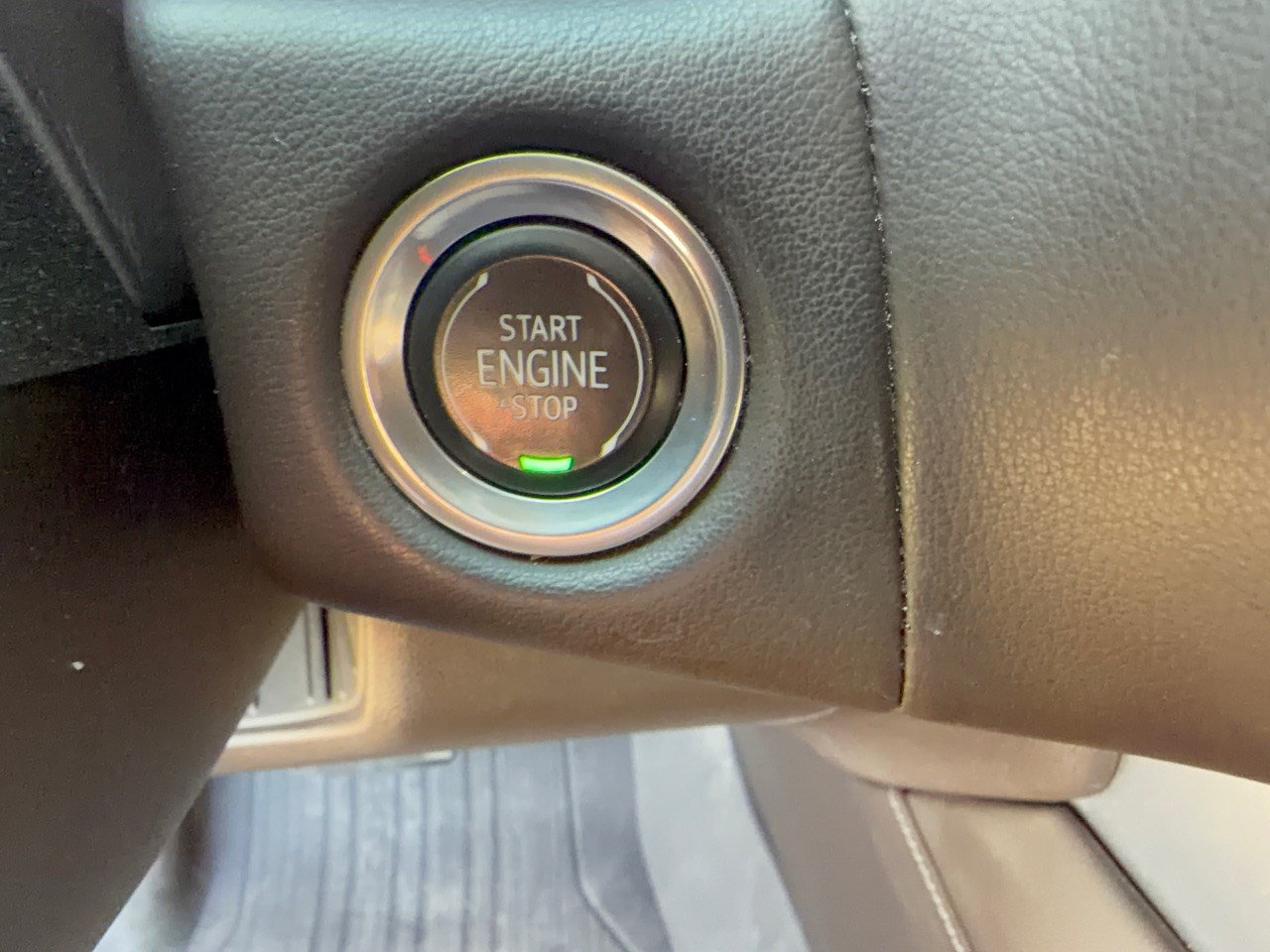 Used 2023 GMC Yukon XL SLT AWD/4WD image 20